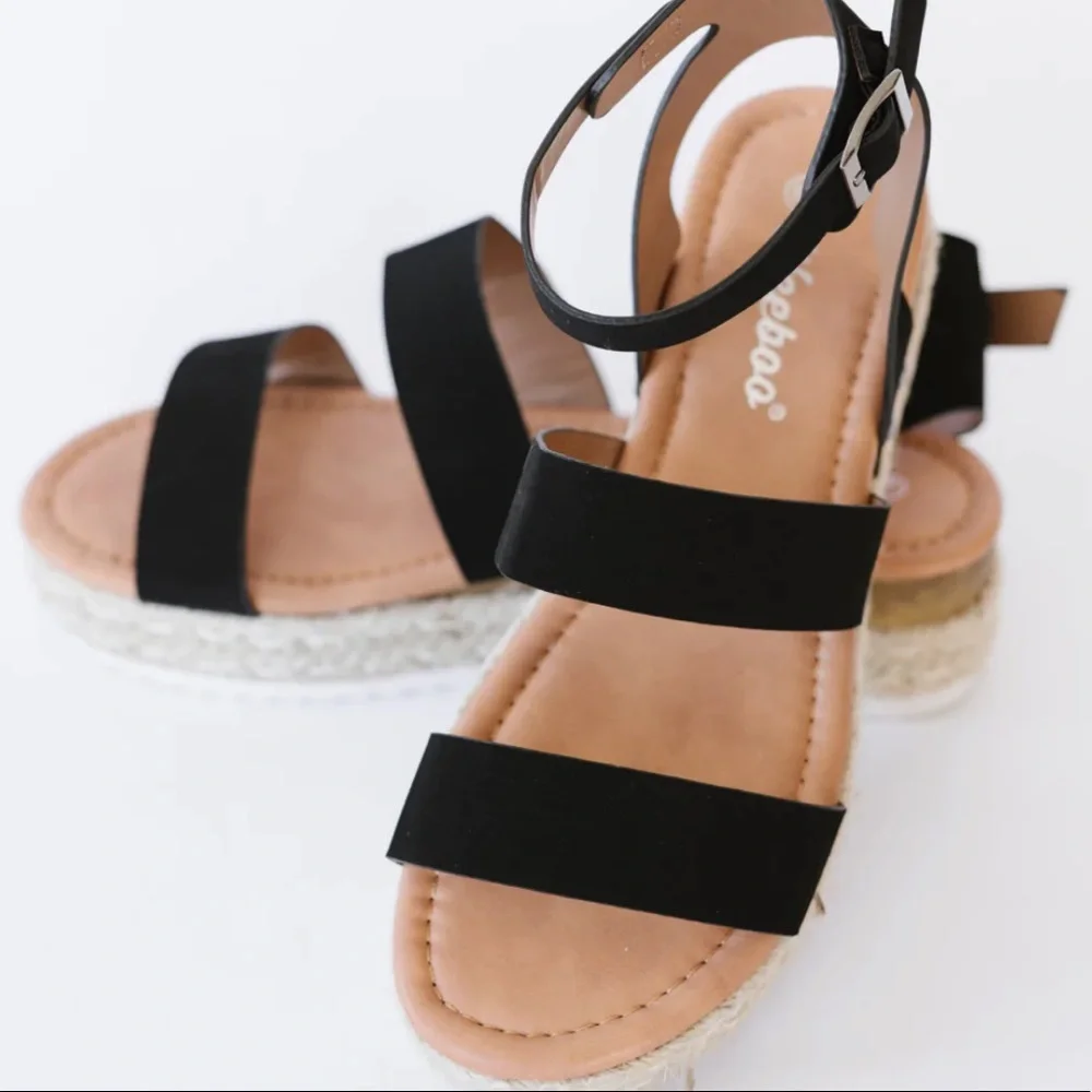 Women’s Sandals - Picture 3 of 3